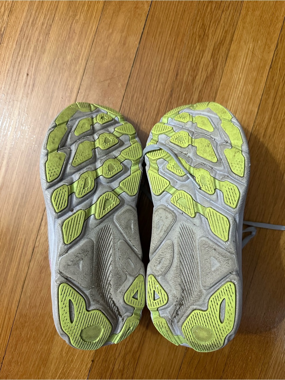 Hoka Women’s Clifton 9 Light Blue Gray Sneakers with Blue Logo and Lime Insole - Picture 4 of 5